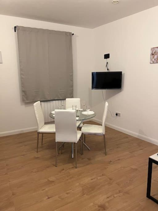 004- Brand New 1 Bedroom Apartment F1 Ealing kerület Kültér fotó